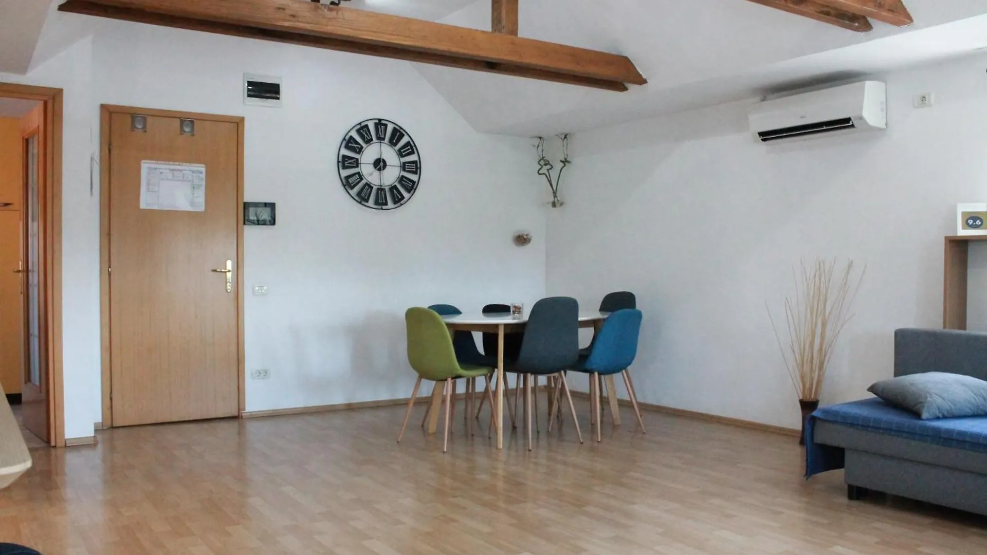 בוקרשט News Apartment