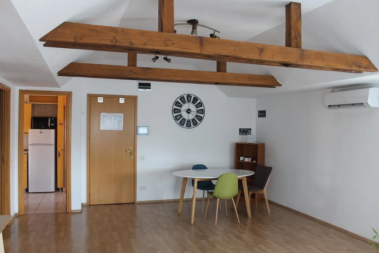 בוקרשט News Apartment